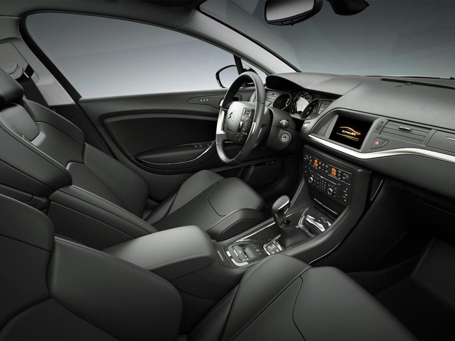  Citroen C5 2010 года  (фото 2 из 35)